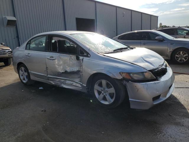 19XFA1F65BE001566 - 2011 HONDA CIVIC LX-S Argent photo 4