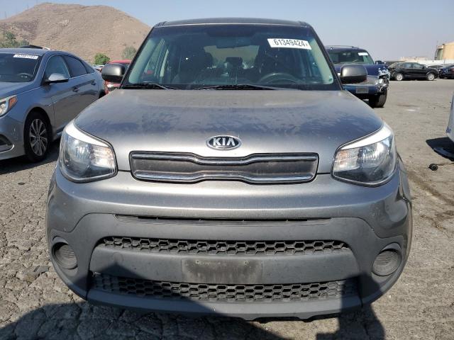 KNDJN2A2XH7489835 - 2017 KIA SOUL GRAY photo 5