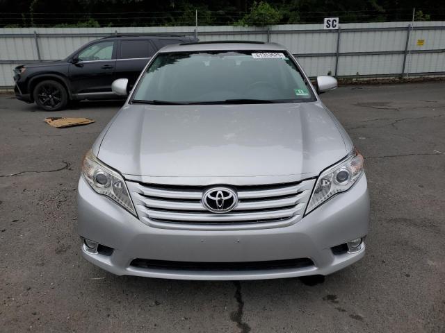 4T1BK3DBXCU470349 - 2012 TOYOTA AVALON BASE SILVER photo 5