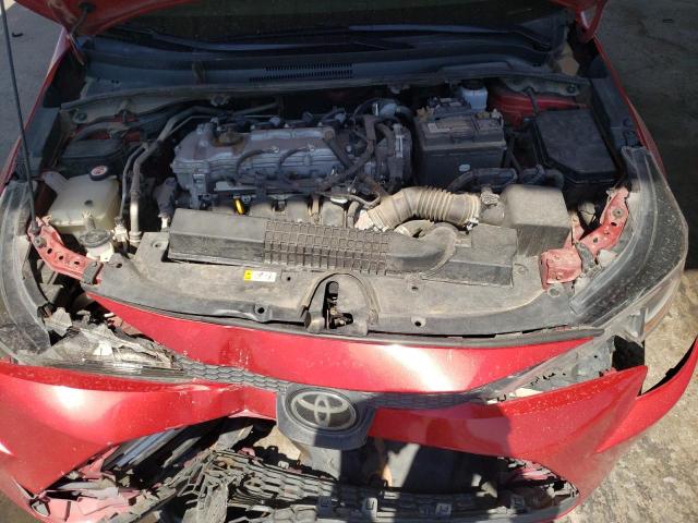 5YFEPRAE0LP017259 - 2020 TOYOTA COROLLA LE RED photo 11