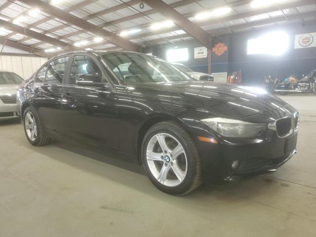 WBA3C3C5XFP663957 - 2015 BMW 320 I XDRIVE BLACK photo 4