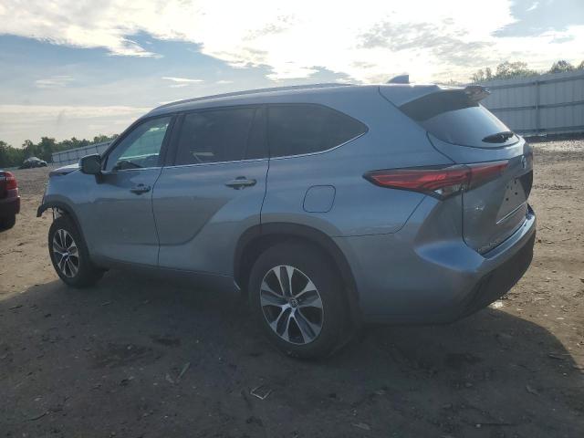 5TDGZRBH1NS243770 - 2022 TOYOTA HIGHLANDER XLE BLUE photo 2