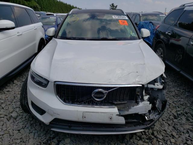 YV4AC2HK3K2061313 - 2019 VOLVO XC40 T4 MOMENTUM WHITE photo 5