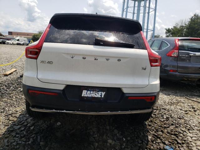 YV4AC2HK3K2061313 - 2019 VOLVO XC40 T4 MOMENTUM WHITE photo 6