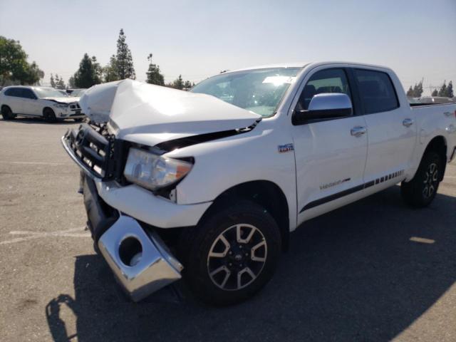 5TFEY5F19DX142789 - 2013 TOYOTA TUNDRA CREWMAX SR5 WHITE photo 2