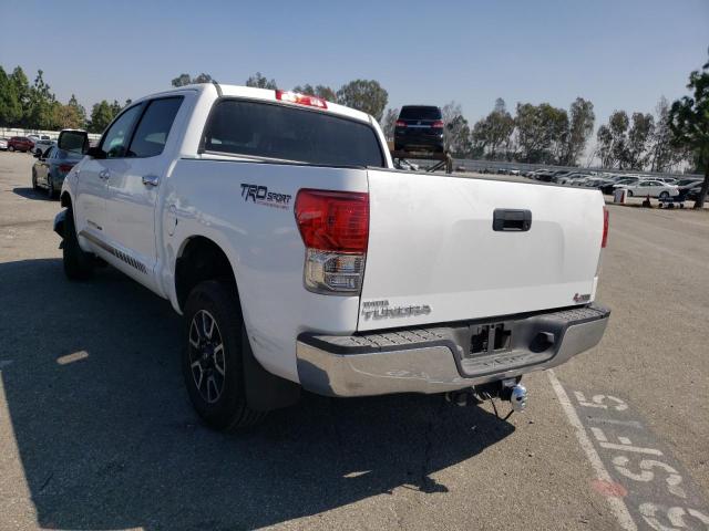 5TFEY5F19DX142789 - 2013 TOYOTA TUNDRA CREWMAX SR5 WHITE photo 3