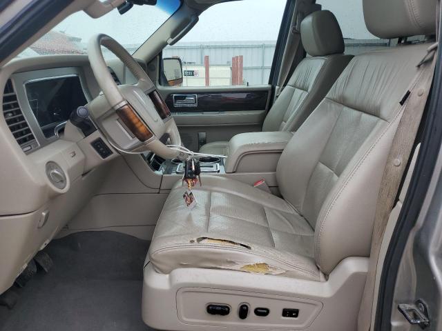 5LMFU28578LJ21427 - 2008 LINCOLN NAVIGATOR SILVER photo 7