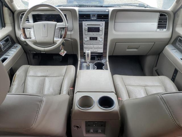 5LMFU28578LJ21427 - 2008 LINCOLN NAVIGATOR SILVER photo 8
