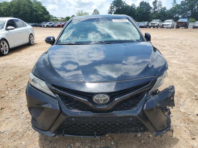 4T1BZ1HK7JU021699 - 2018 TOYOTA CAMRY XSE BLACK photo 5