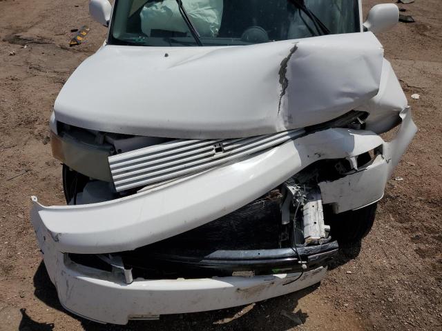 JTLKT324250197072 - 2005 TOYOTA SCION XB Белый фото 11