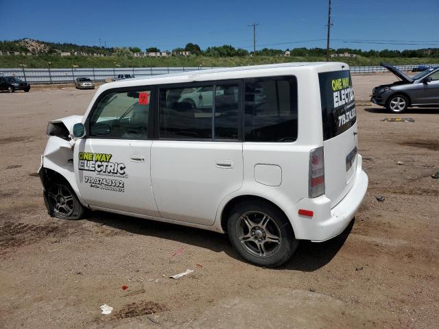 JTLKT324250197072 - 2005 TOYOTA SCION XB Белый фото 2