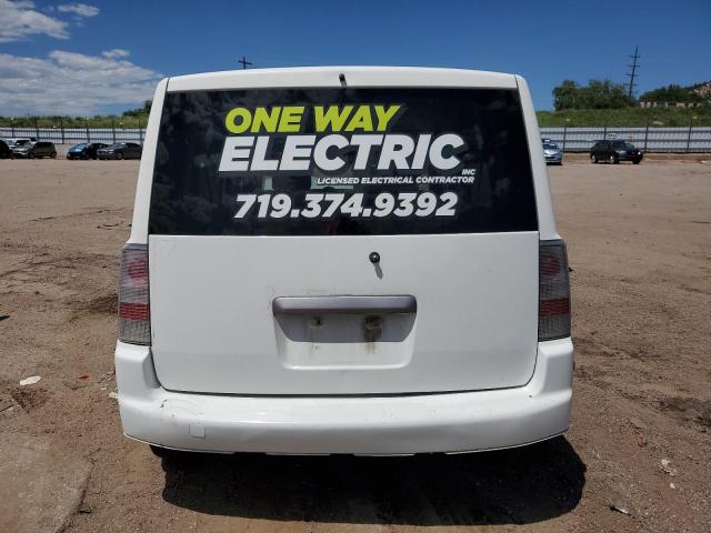 JTLKT324250197072 - 2005 TOYOTA SCION XB Белый фото 6