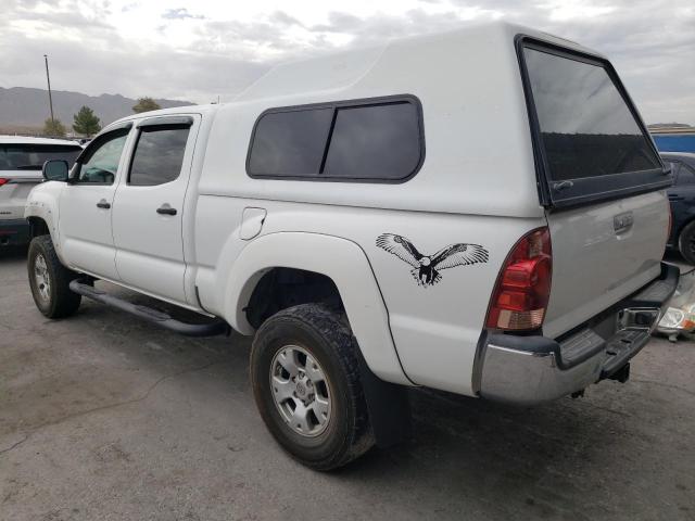 5TEKU72N06Z185464 - 2006 TOYOTA TACOMA DOUBLE CAB PRERUNNER LONG BED WHITE photo 2