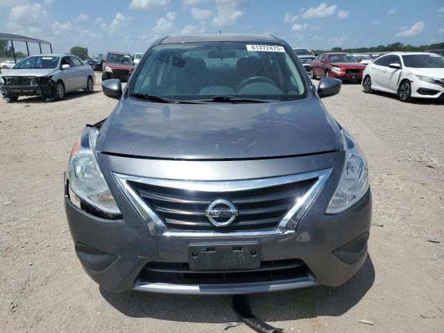 3N1CN7AP0HL907982 - 2017 NISSAN VERSA S 灰色 照片 5