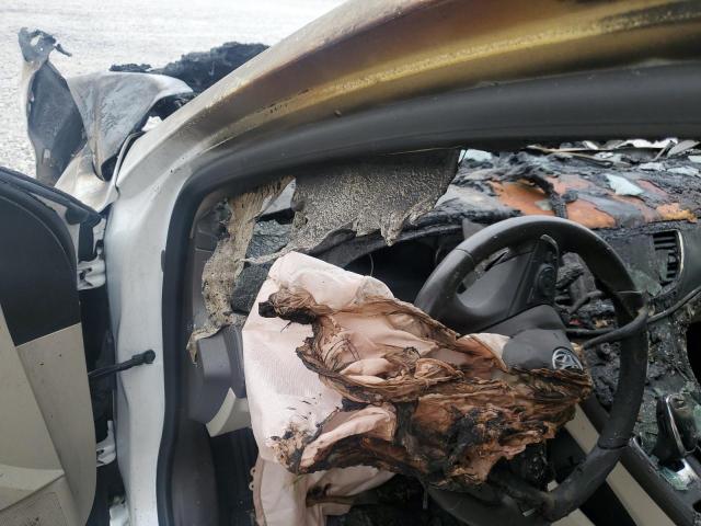 1G4ZP5SS8JU116390 - 2018 BUICK LACROSSE ESSENCE WHITE photo 9