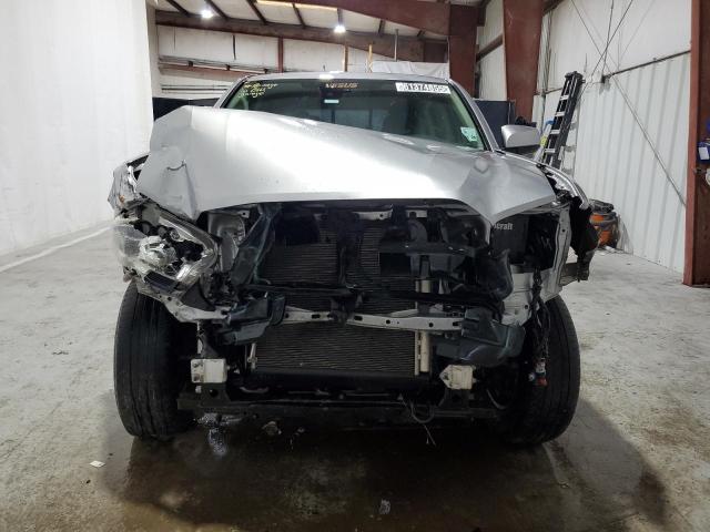 5TFAX5GN2KX133223 - 2019 TOYOTA TACOMA DOUBLE CAB Srebrny zdjęcie 5