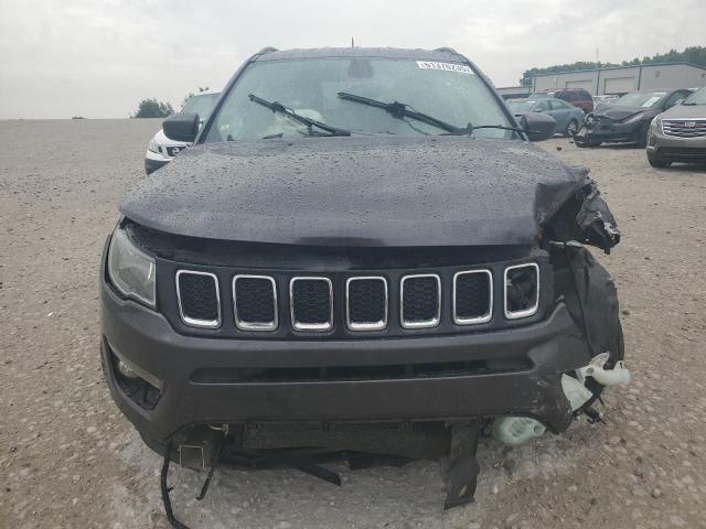 3C4NJDBB4JT261600 - 2018 JEEP COMPASS LATITUDE ნაცრისფერი ფოტო 5