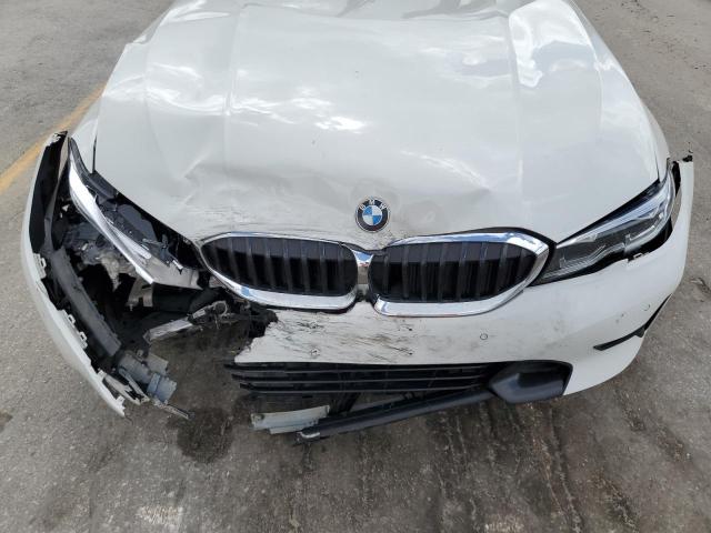 3MW5R1J09L8B20998 - 2020 BMW 330I WHITE photo 11