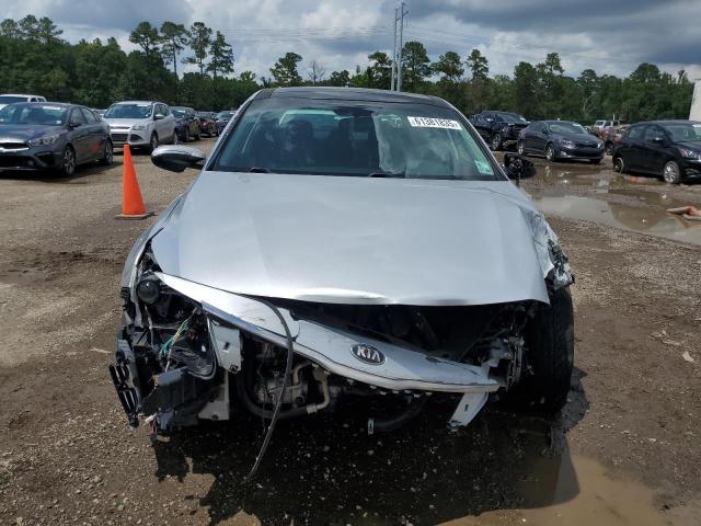 5XXGU4L31GG059437 - 2016 KIA OPTIMA EX SILVER photo 5