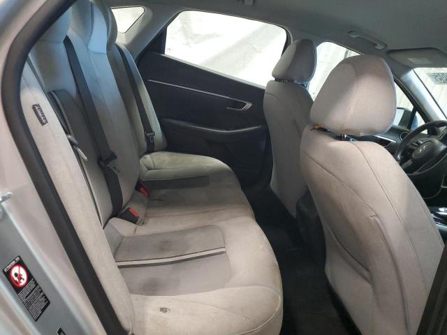 5NPEG4JAXLH016715 - 2020 HYUNDAI SONATA SE SILVER photo 10