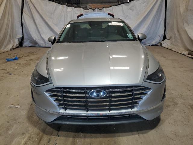 5NPEG4JAXLH016715 - 2020 HYUNDAI SONATA SE SILVER photo 5