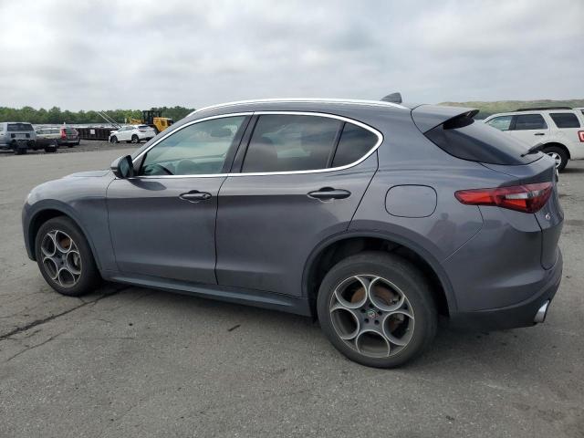 ZASFAKAN8J7B74833 - 2018 ALFA ROMEO STELVIO GRAY photo 2