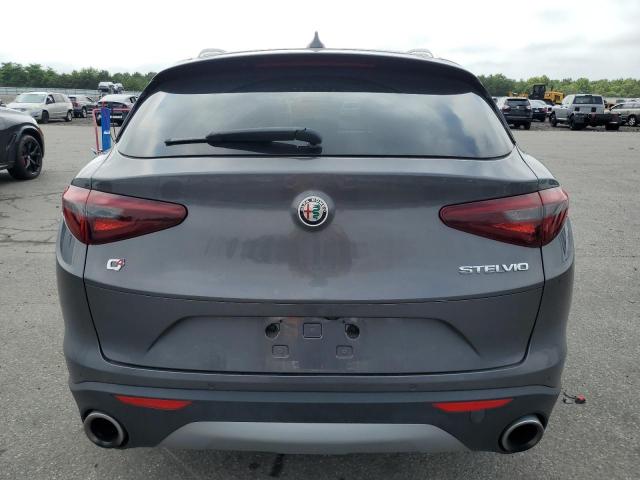 ZASFAKAN8J7B74833 - 2018 ALFA ROMEO STELVIO GRAY photo 6