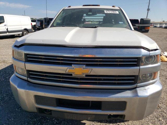 1GB4CYC84GF289453 - 2016 CHEVROLET SILVERADO C3500 WHITE photo 5