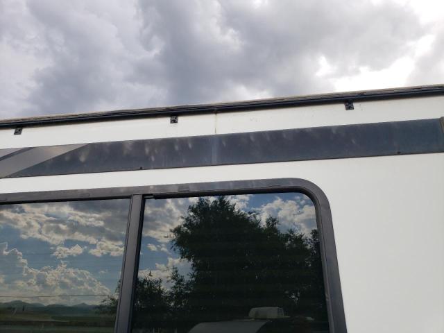 4YDT32227JK411820 - 2018 KEYSTONE PASSPORT WHITE photo 9