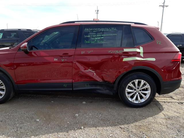 3VV0B7AX6JM075459 - 2018 VOLKSWAGEN TIGUAN S RED photo 9