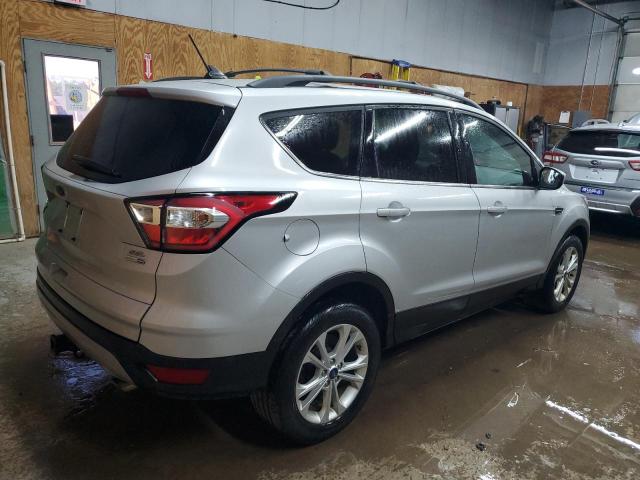 1FMCU9HD0JUB24062 - 2018 FORD ESCAPE SEL SILVER photo 3