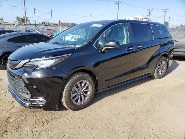 5TDYSKFC2PS083903 - 2023 TOYOTA SIENNA XLE BLACK photo 1