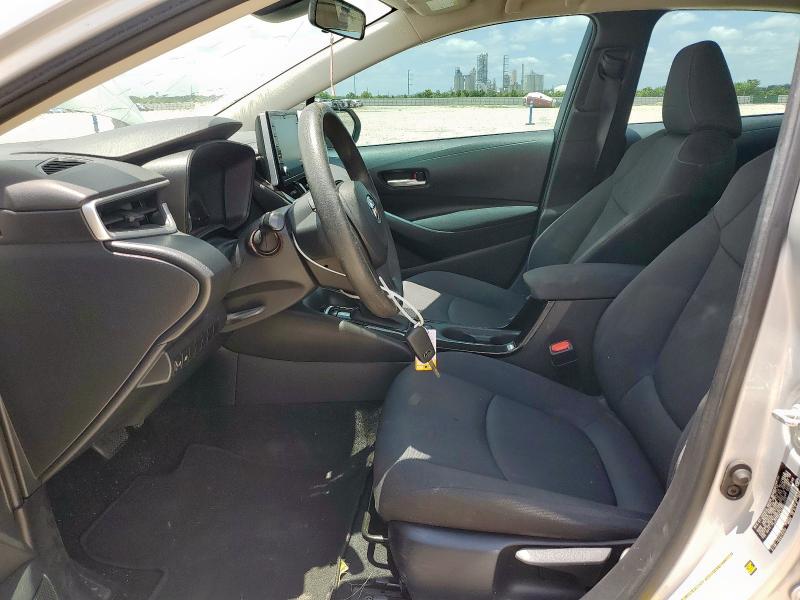 5YFEPRAE1LP063425 - 2020 TOYOTA COROLLA LE SILVER photo 7