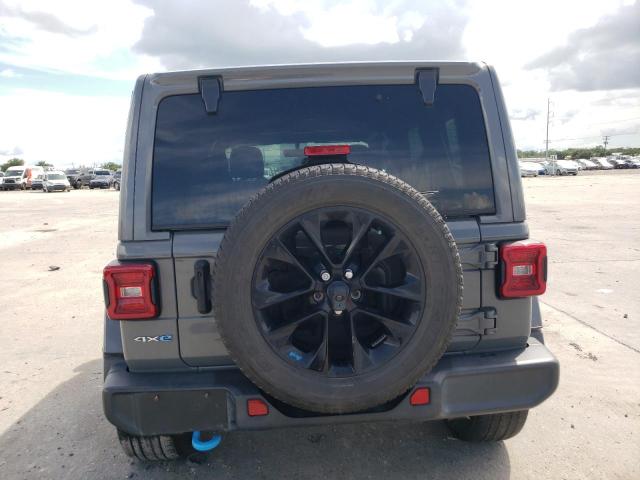 1C4JJXP61NW232986 - 2022 JEEP WRANGLER U SAHARA 4XE GRAY photo 6