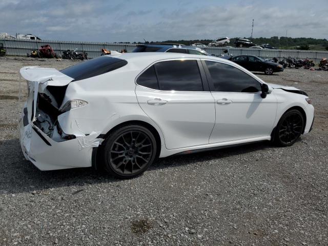 4T1T11AK7MU559524 - 2021 TOYOTA CAMRY SE WHITE photo 3