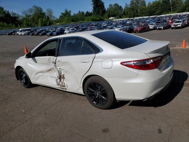 4T1BF1FK0GU156964 - 2016 TOYOTA CAMRY LE WHITE photo 2