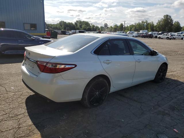 4T1BF1FK0GU156964 - 2016 TOYOTA CAMRY LE WHITE photo 3