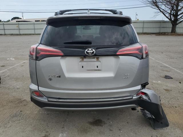 2T3JFREV1JW718326 - 2018 TOYOTA RAV4 SE SILVER photo 6