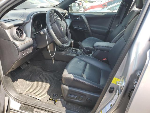 2T3JFREV1JW718326 - 2018 TOYOTA RAV4 SE SILVER photo 7