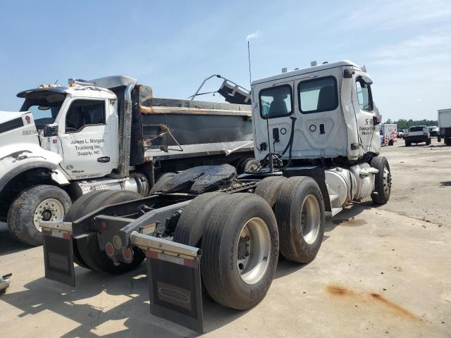 1FUJGEDV9HLJE9492 - 2017 FREIGHTLINER CASCADIA 1 白色 照片 4