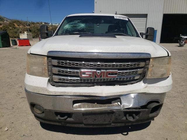 1GT120CG2DF141923 - 2013 GMC SIERRA K2500 SLE WHITE photo 5