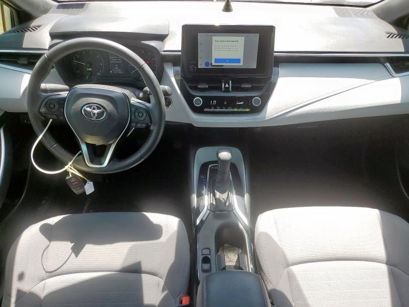 JTDBCMFE4PJ009881 - 2023 TOYOTA COROLLA LE Серебристый фото 8