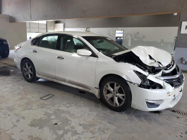 1N4AL3AP9DN486332 - 2013 NISSAN ALTIMA 2.5 WHITE photo 4