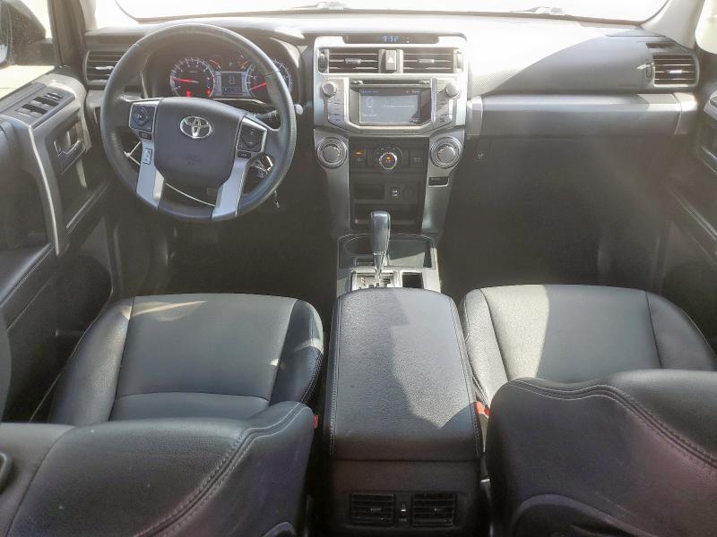 JTEZU5JR9H5150429 - 2017 TOYOTA 4RUNNER SR5 Weiß Foto 8