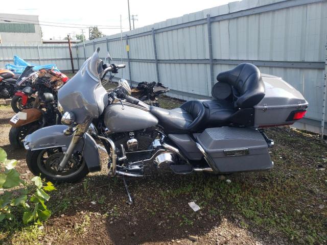 1HD1FCW176Y704788 - 2006 HARLEY-DAVIDSON FLHTCUI GRAY photo 3