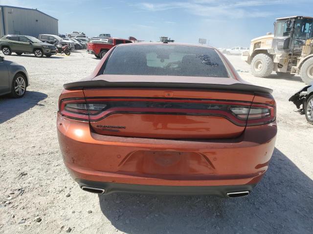 2C3CDXBGXLH208749 - 2020 DODGE CHARGER SXT ORANGE photo 6