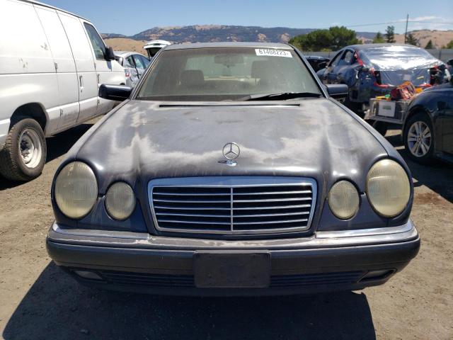 WDBJF72F6VA354375 - 1997 MERCEDES-BENZ E 420 BLUE photo 5