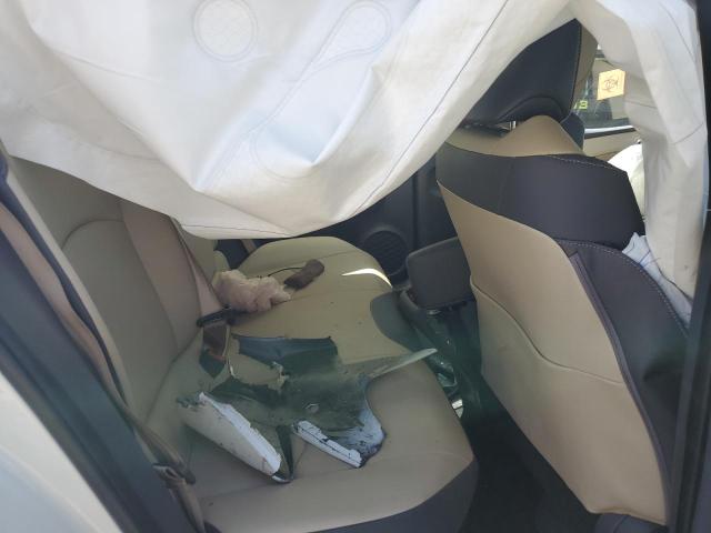 JTDKARFU7J3063942 - 2018 TOYOTA PRIUS WHITE photo 10