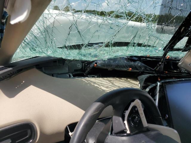 JTDKARFU7J3063942 - 2018 TOYOTA PRIUS WHITE photo 9