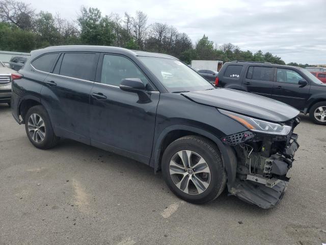 5TDGZRBH0NS204460 - 2022 TOYOTA HIGHLANDER XLE BLACK photo 4